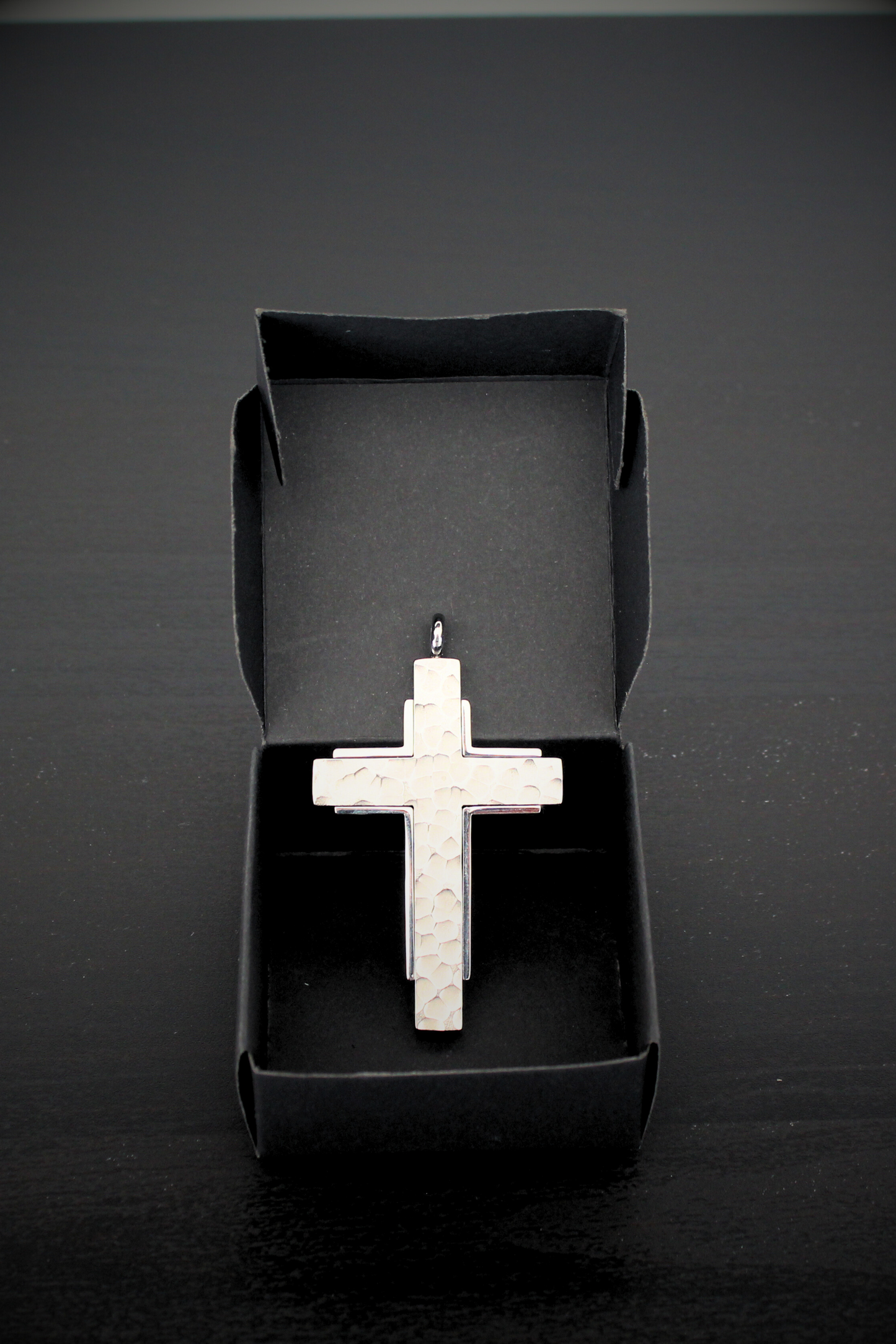 Pingente Cruz com Detalhe Marmorizado