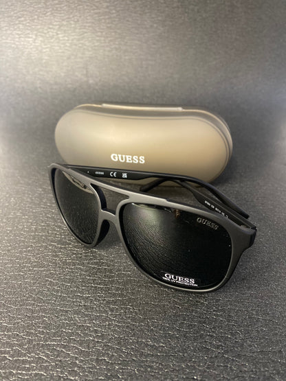 Óculos de sol Guess